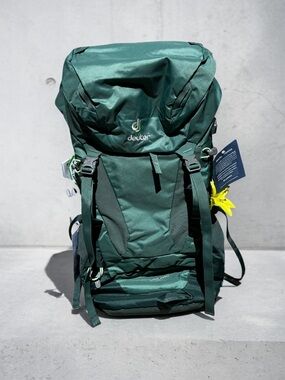NEW w/tags Deuter Futura Pro 34 SL Backpack Women’s 34L Hiking Trekking Pack